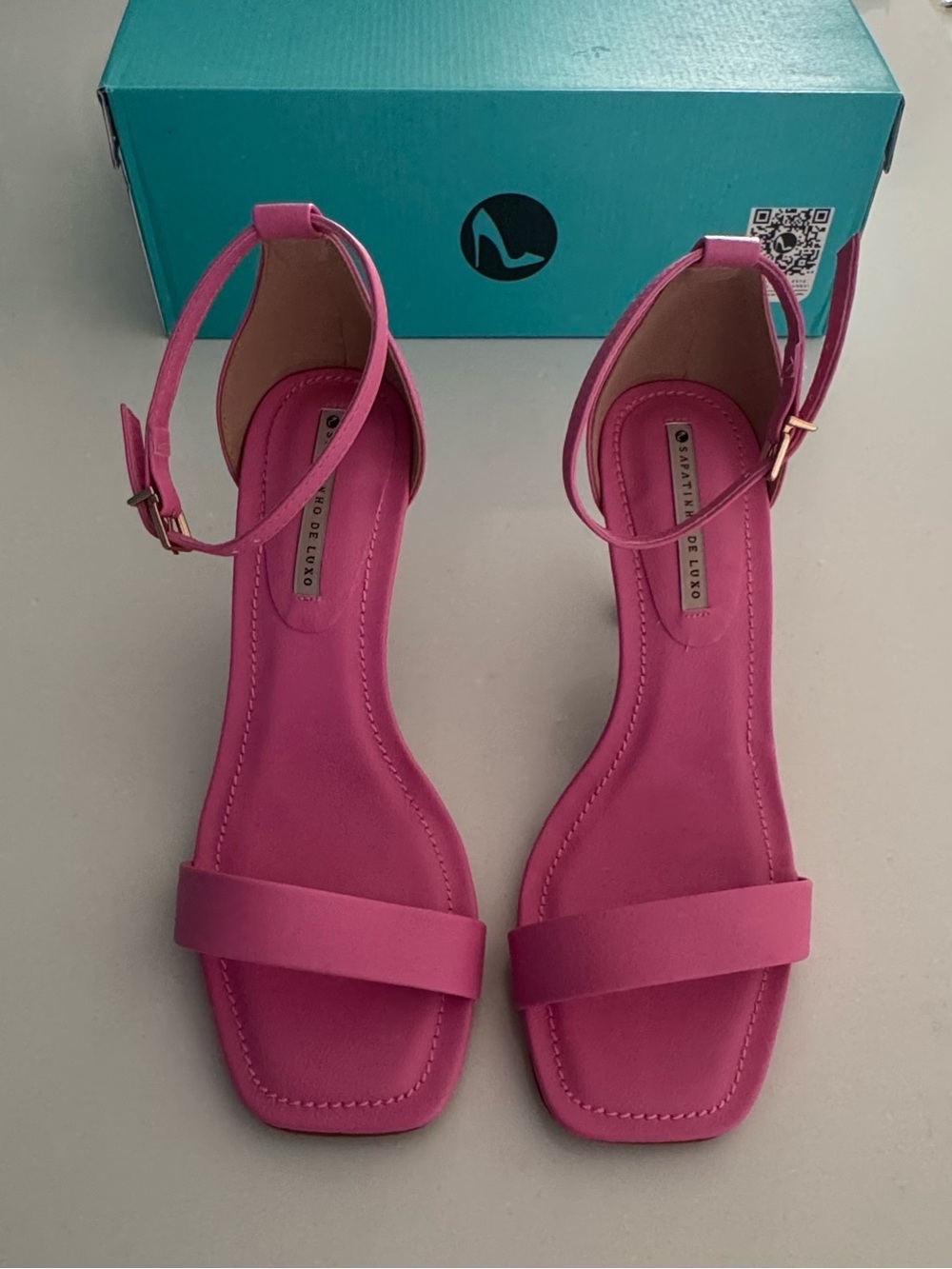 New Pink Ankle-Strap Sandals heels size 5 vegan leather Barbiecore girly flirty